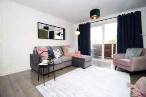Ezel House by Mia Living (2 bedroom apartment with balcony and free parking)